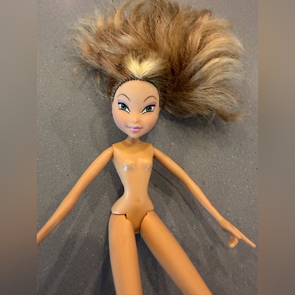 Winx Flora - Picture 2 of 6